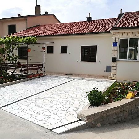 Apartment And Rooms Markovic سينج المظهر الخارجي الصورة